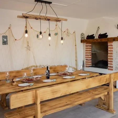 Ivana - Private Pool Holiday home *