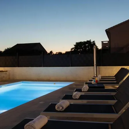 Ivana - Private Pool Holiday home *