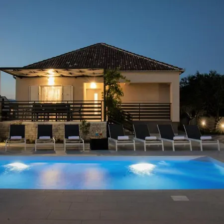 Ivana - Private Pool Сasa de vacaciones Privlaka (Zadar)